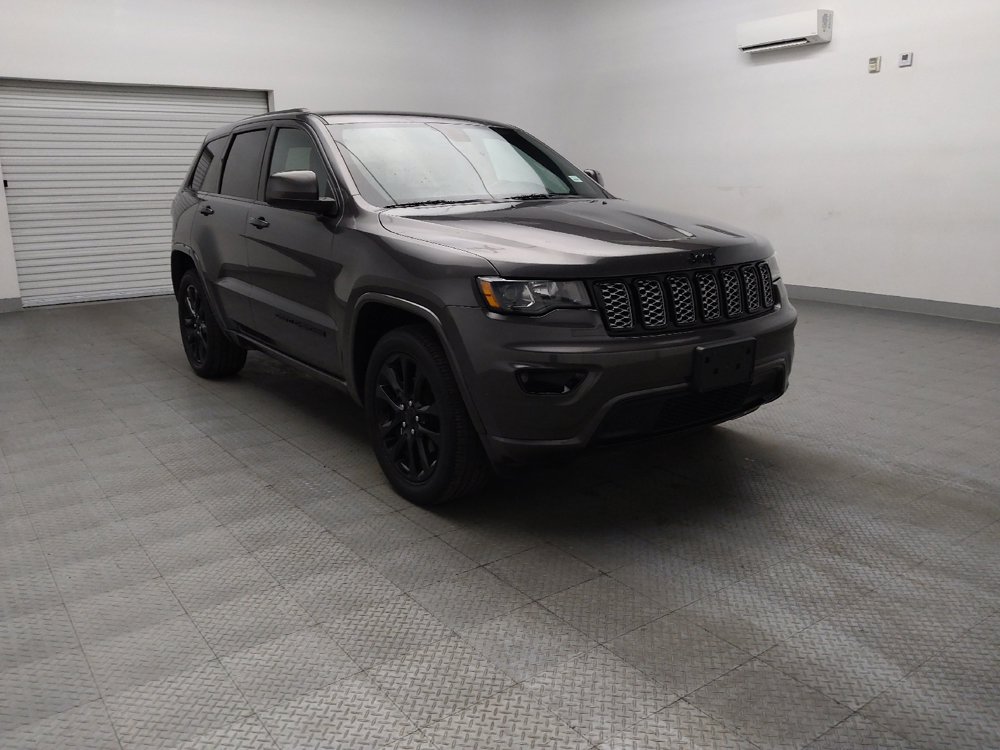 Used 2020 Jeep Grand Cherokee Altitude RWD image 13