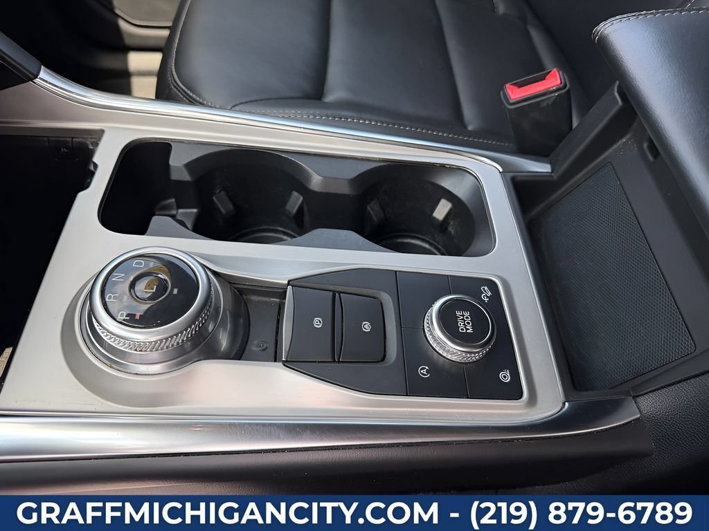 Used 2022 Ford Explorer XLT w/ Equipment Group 202A AWD/4WD image 19