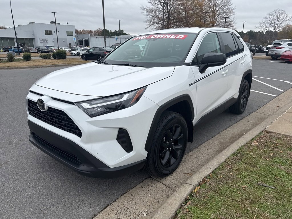 Used 2024 Toyota RAV4 LE image 3