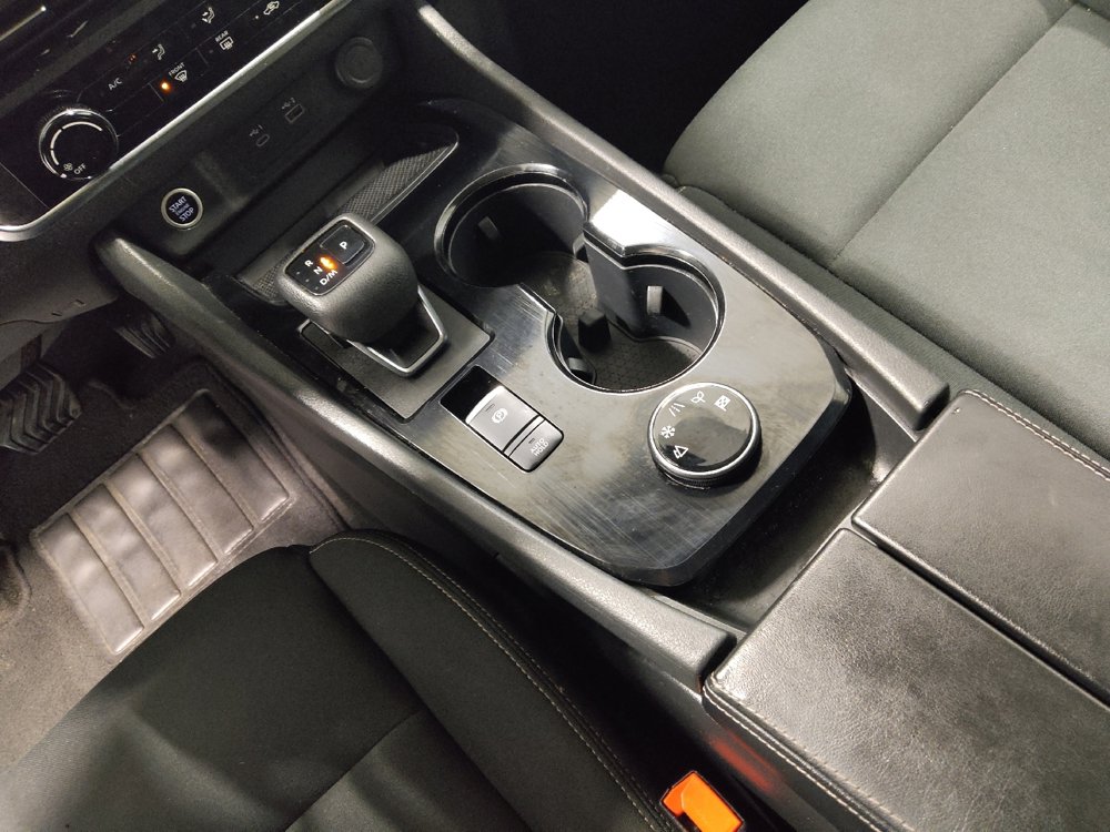 Used 2023 Nissan Rogue S image 26