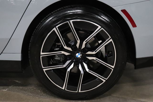 Used 2026 BMW 740i xDrive AWD/4WD image 39
