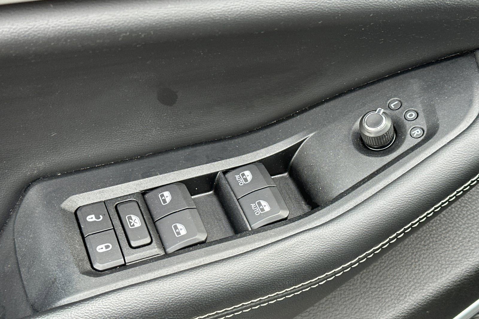 Used 2022 Jeep Grand Cherokee Limited 4xe w/ Luxury Tech Group II image 13