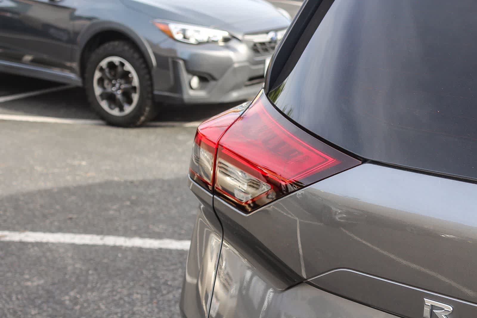Used 2023 Nissan Rogue SV FWD image 8