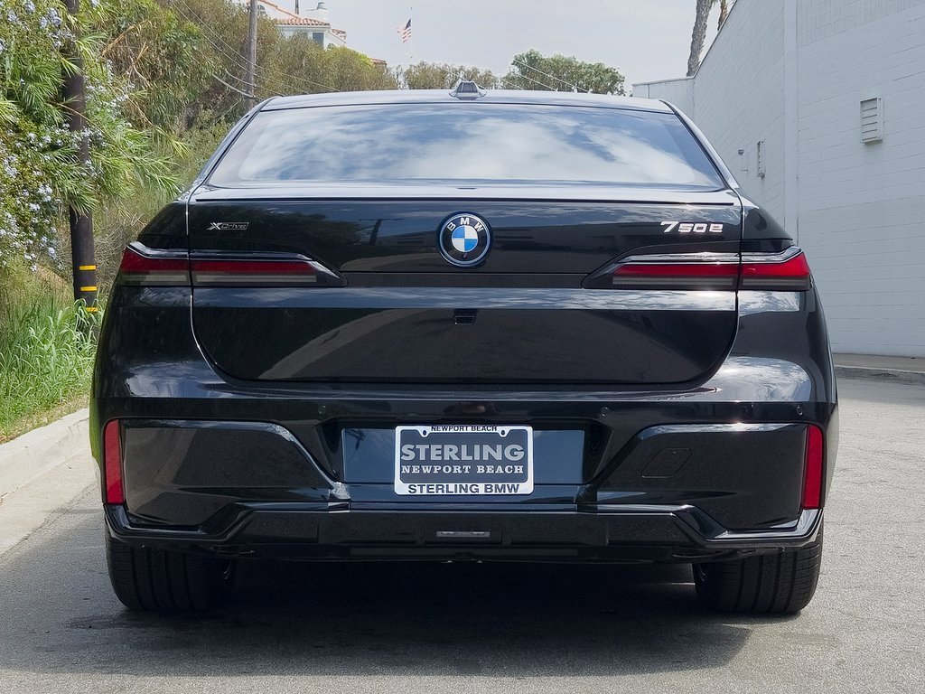 New 2026 BMW 750e xDrive w/ Premium Package image 6