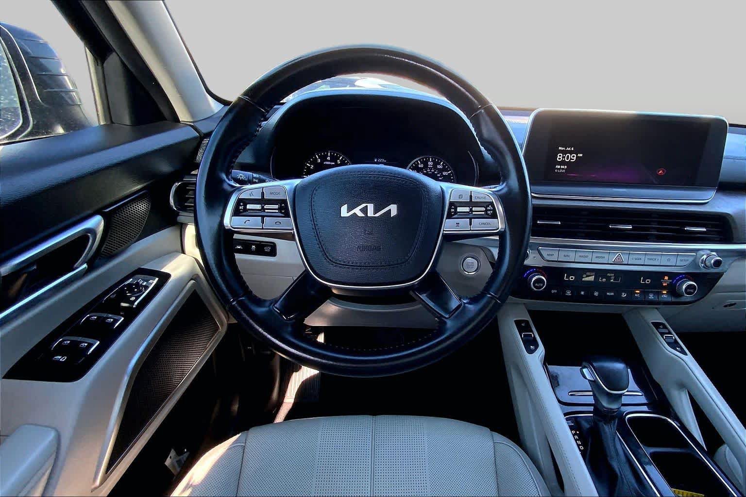 Used 2022 Kia Telluride EX w/ EX Premium Package FWD image 6
