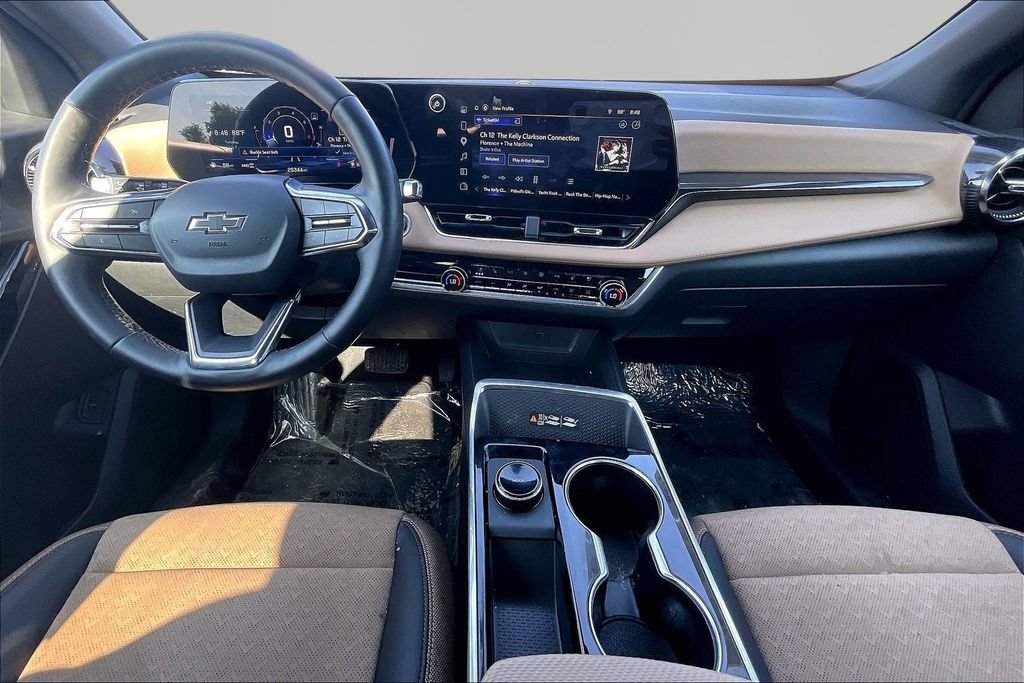 Used 2025 Chevrolet Equinox ACTIV w/ Safety and Technology Package AWD/4WD image 7