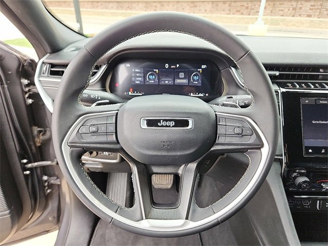 Used 2024 Jeep Grand Cherokee Laredo w/ Trailer Tow Package image 18