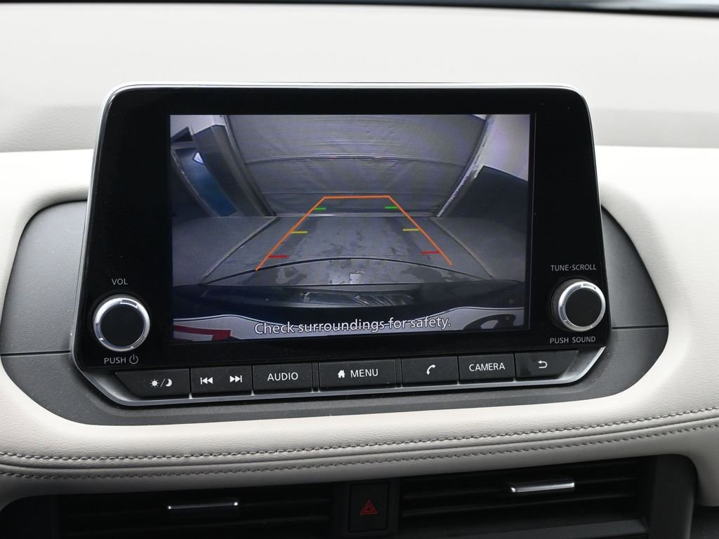 Used 2025 Nissan Rogue SV AWD/4WD image 18