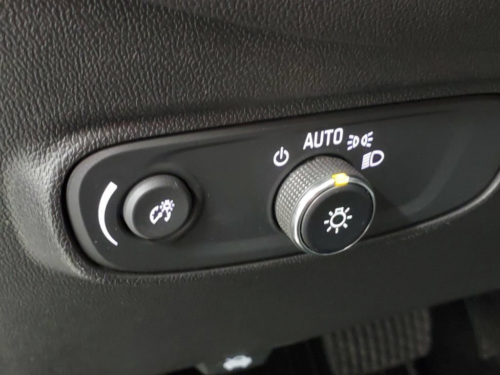Used 2024 Chevrolet Equinox LT FWD image 30