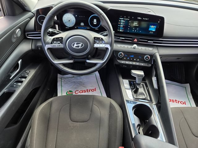 Used 2025 Hyundai Elantra SEL FWD image 14