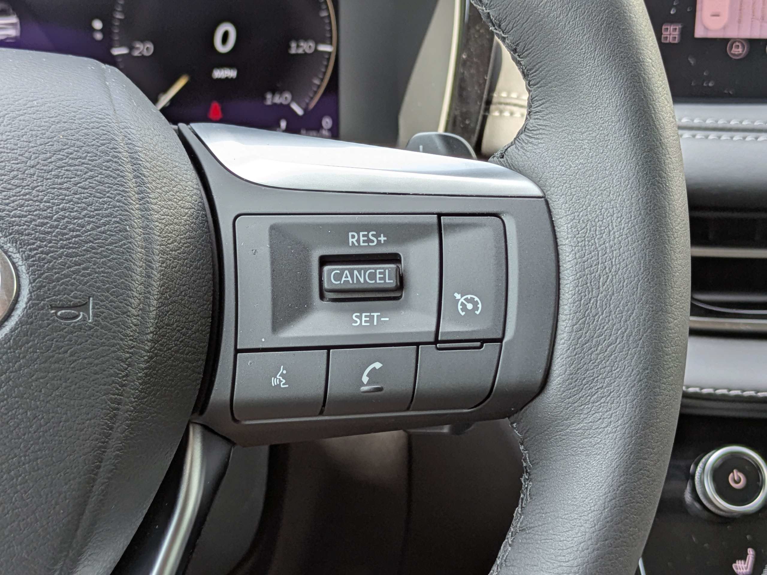Used 2026 INFINITI QX60 Pure w/ Cargo Package FWD image 29