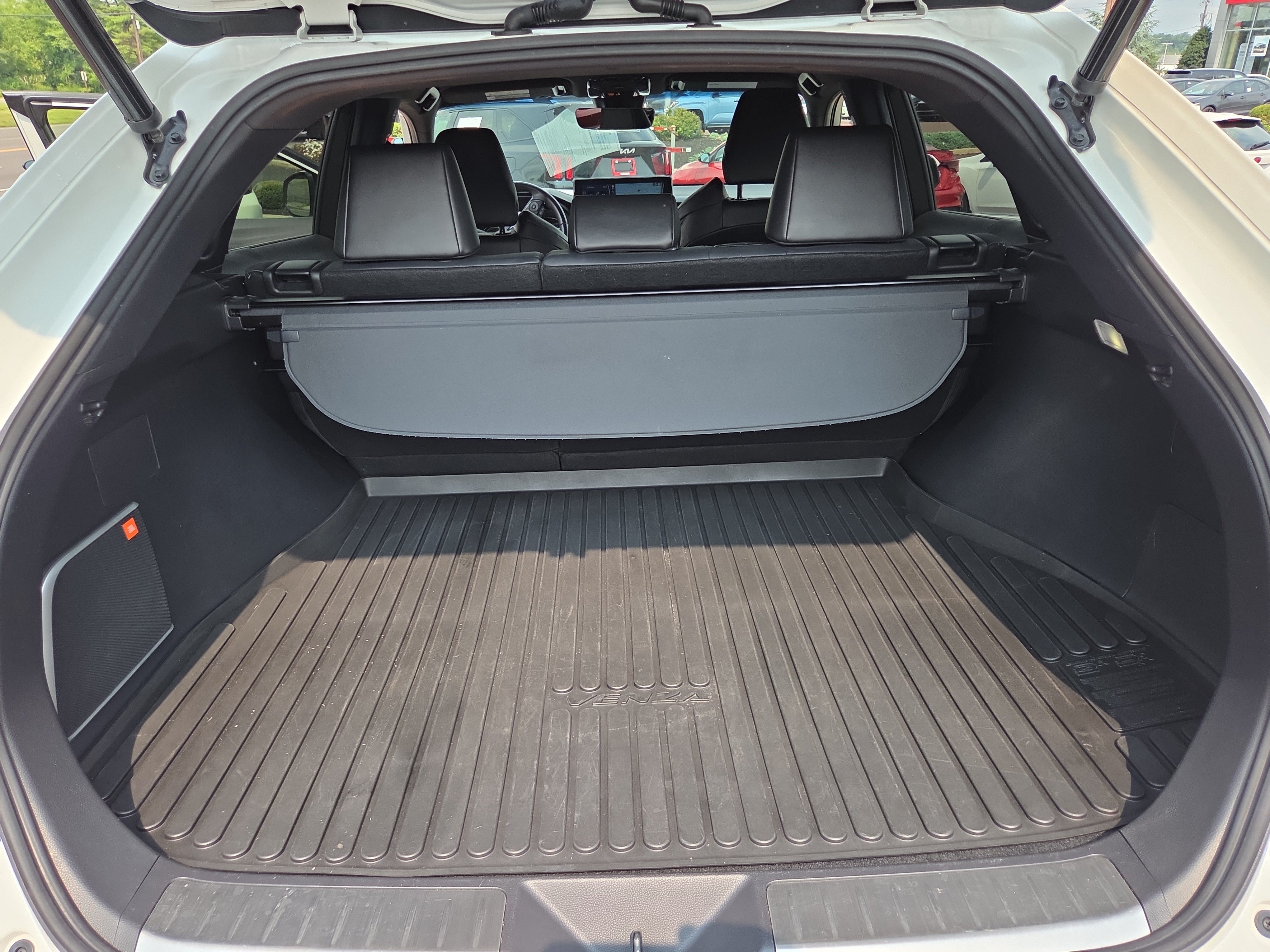 Certified 2022 Toyota Venza XLE AWD/4WD image 31