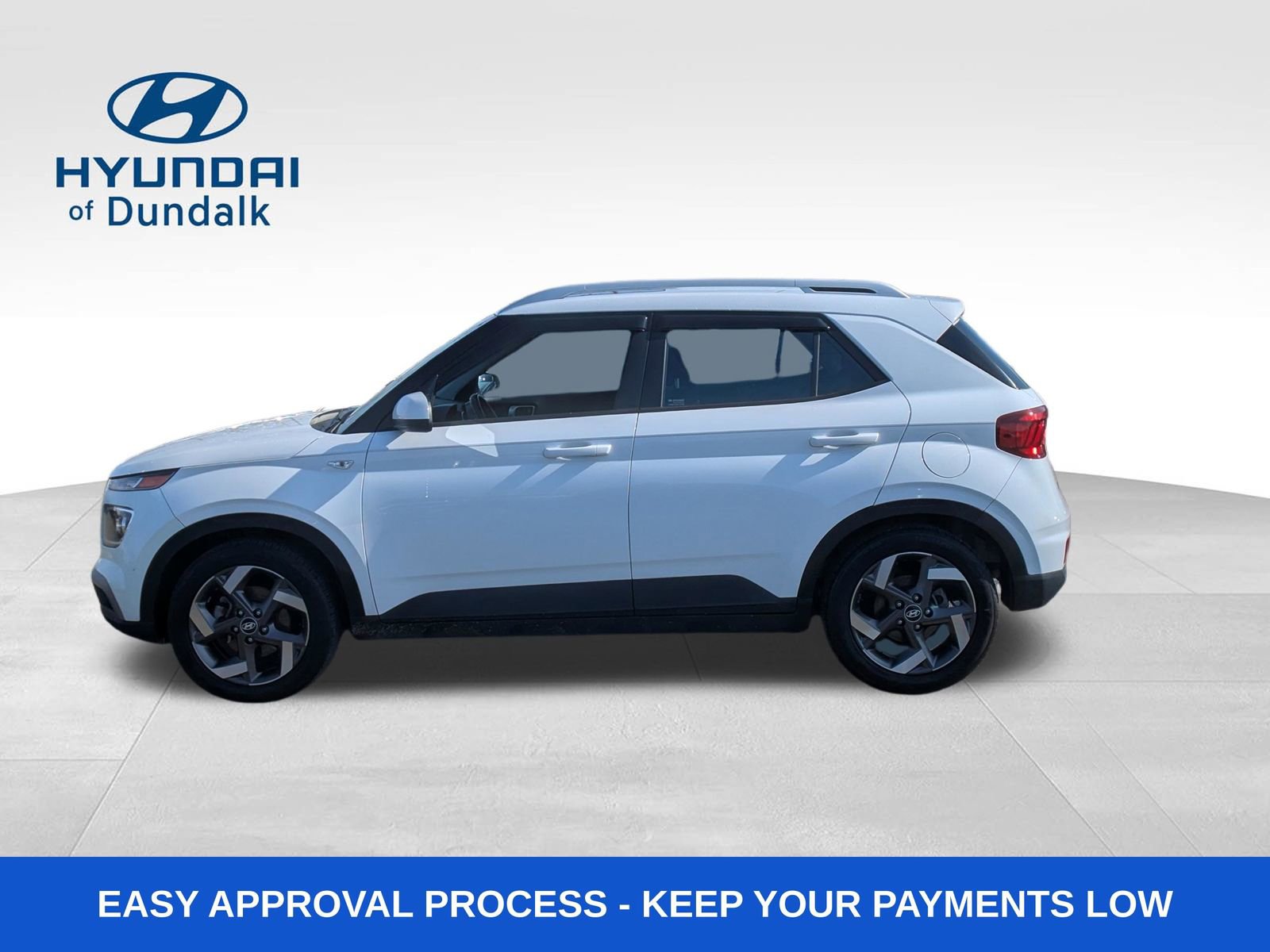 Used 2023 Hyundai Venue SEL w/ Cargo Package image 2