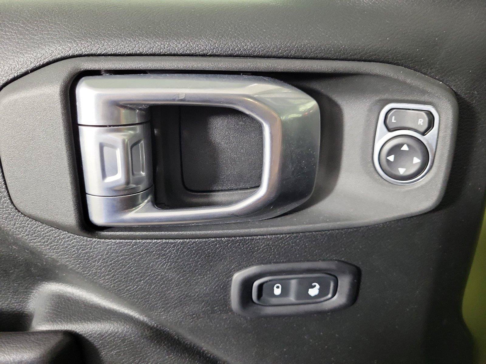 Used 2020 Jeep Wrangler Unlimited Rubicon AWD/4WD image 18