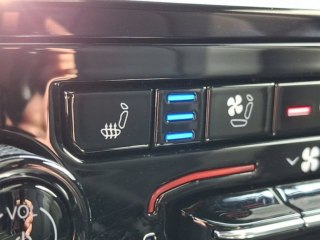Certified 2023 Jeep Grand Cherokee Overland w/ Luxury Tech Group IV AWD/4WD image 25