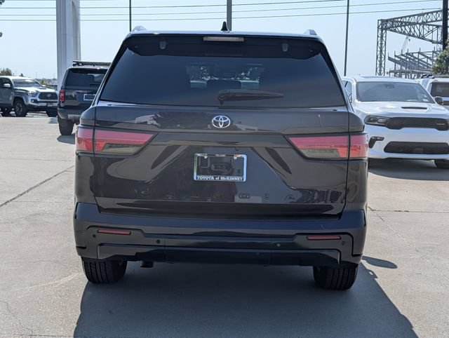 Used 2023 Toyota Sequoia Platinum AWD/4WD image 6
