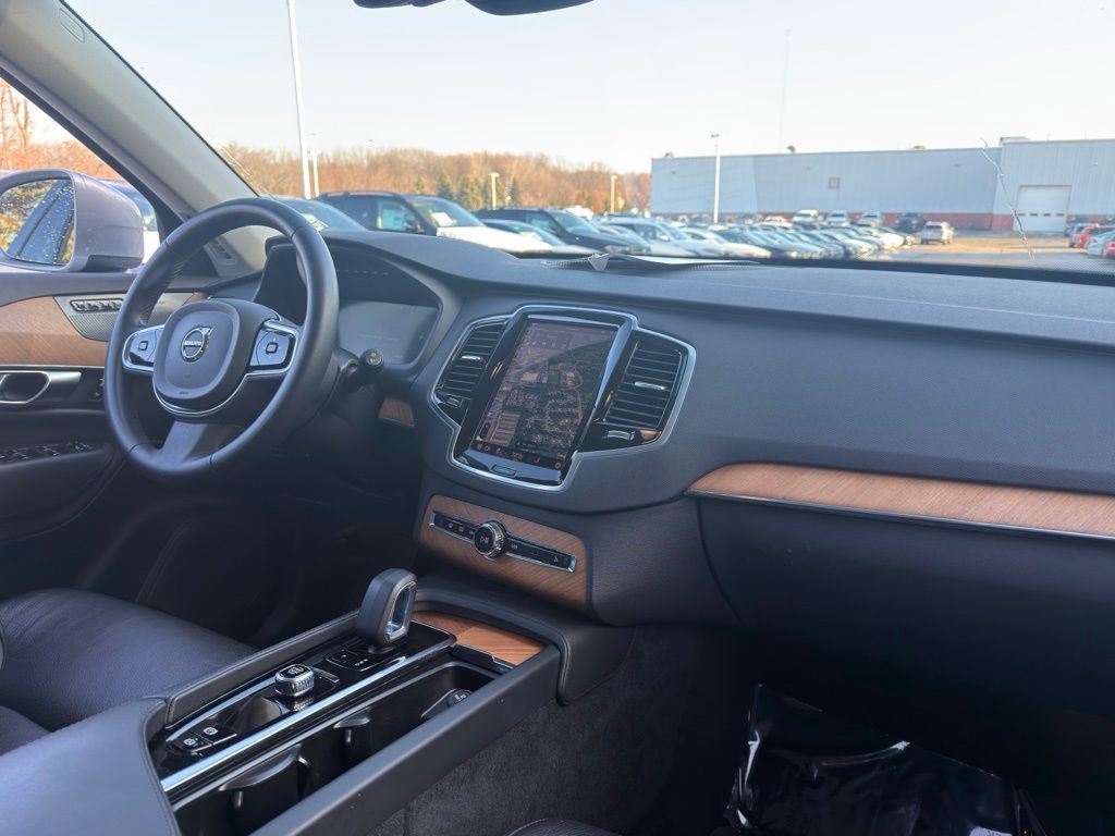 Used 2023 Volvo XC90 B6 Plus w/ Protection Package Premier image 17