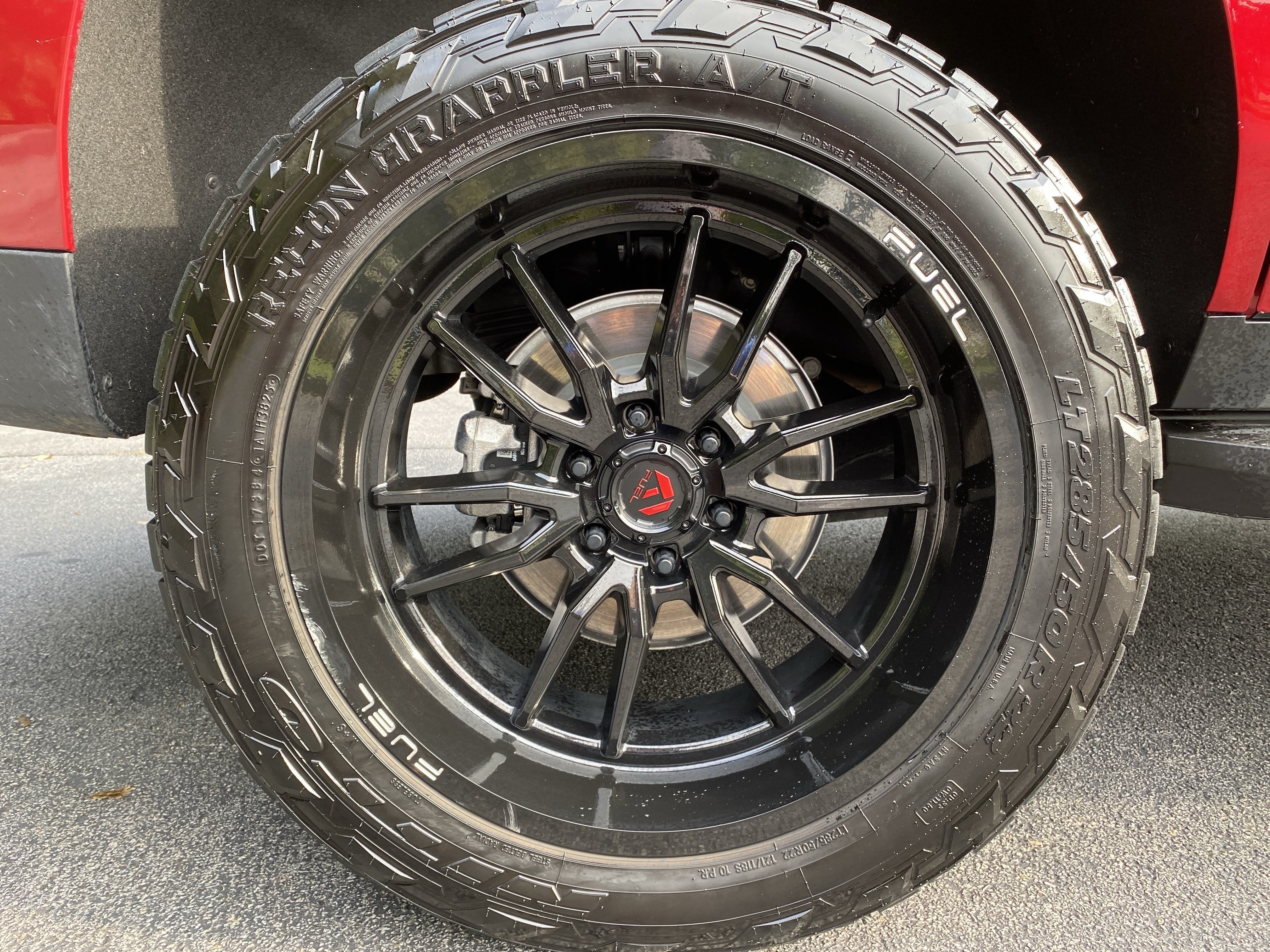 Used 2025 Chevrolet Tahoe High Country AWD/4WD image 46