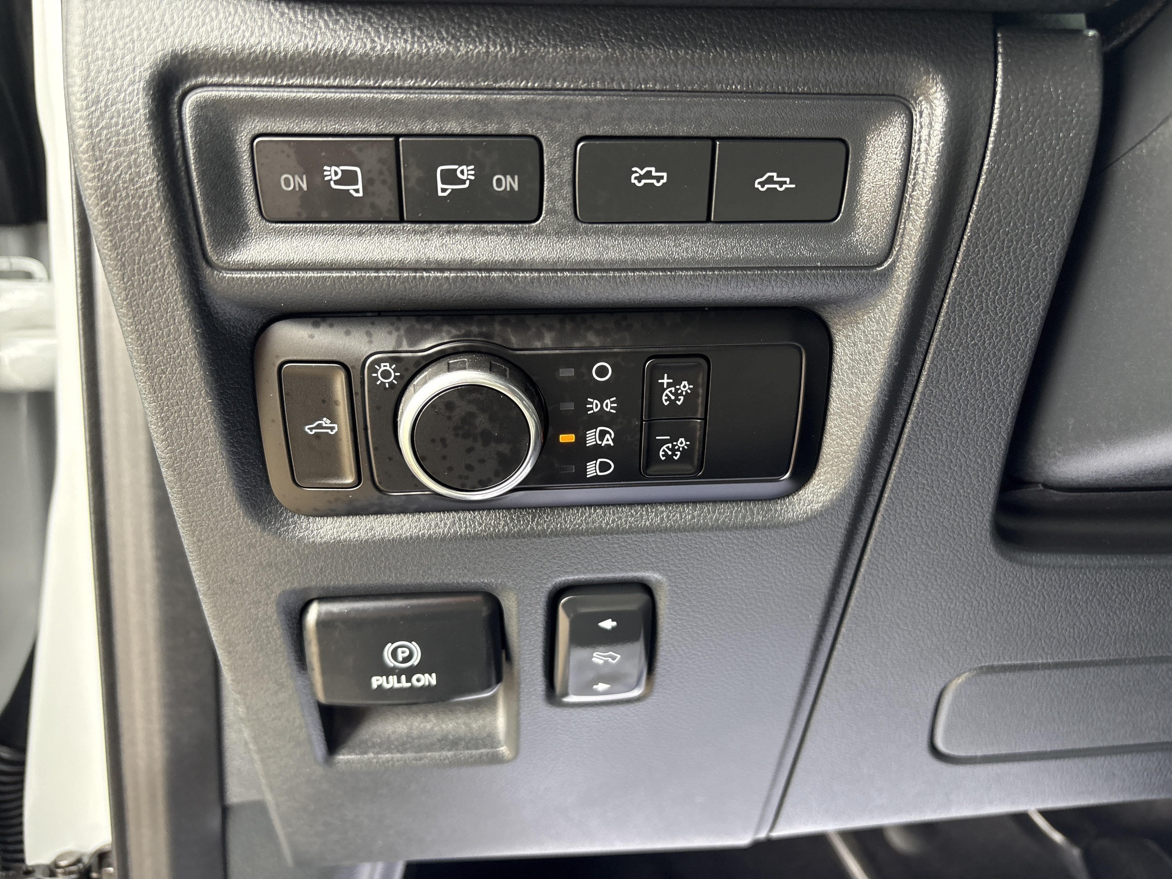 Used 2023 Ford F150 Lightning Platinum AWD/4WD image 12