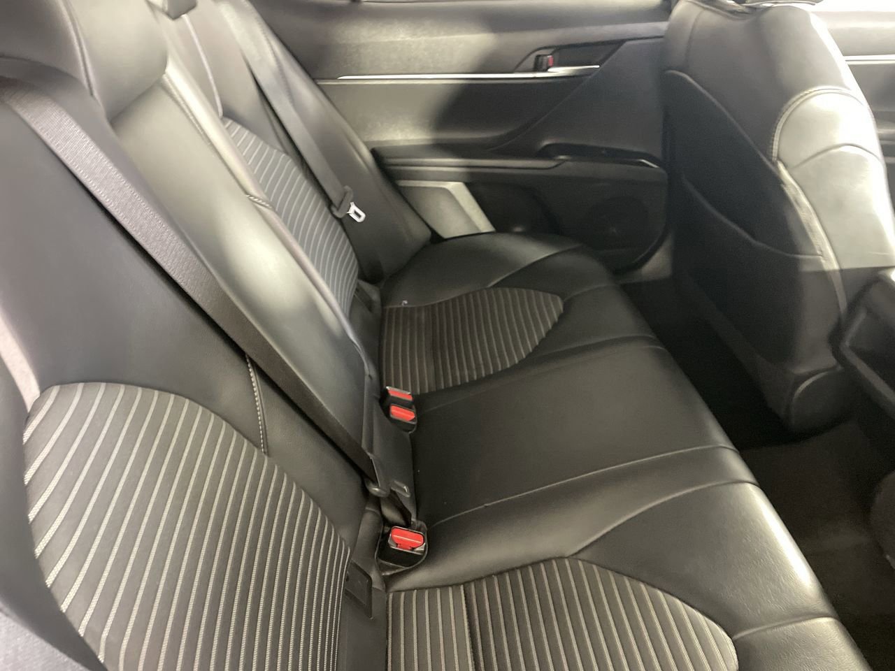 Used 2020 Toyota Camry SE FWD image 25