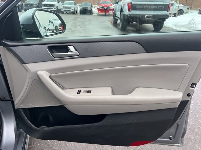 Used 2016 Hyundai Sonata SE image 10