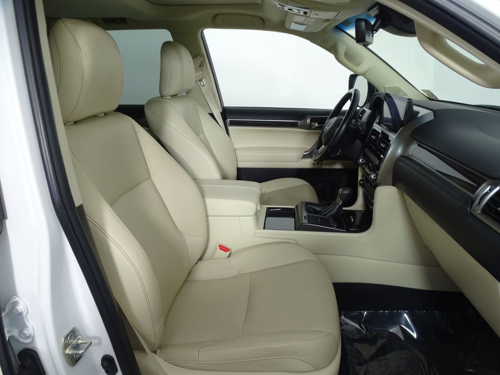 Used 2023 Lexus GX 460 Luxury w/ Sport Design Package image 12