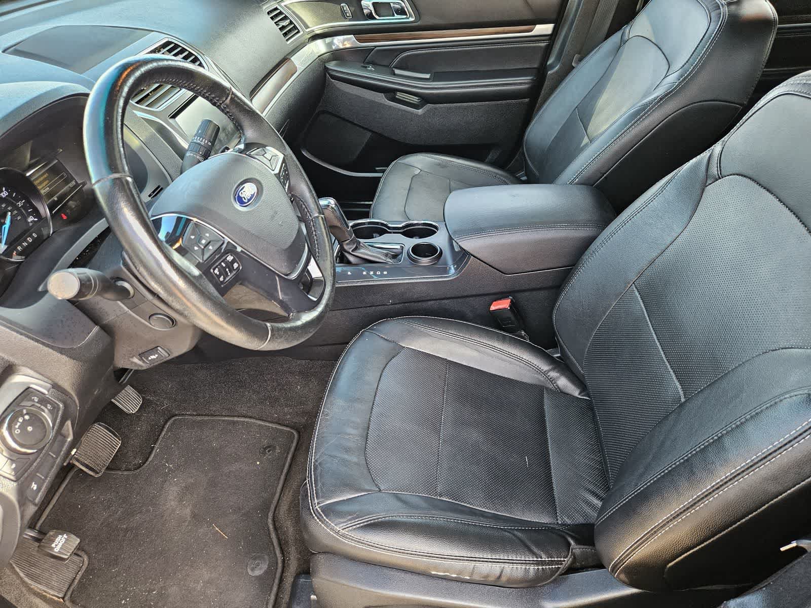 Used 2016 Ford Explorer Limited w/ Equipment Group 301A FWD image 11