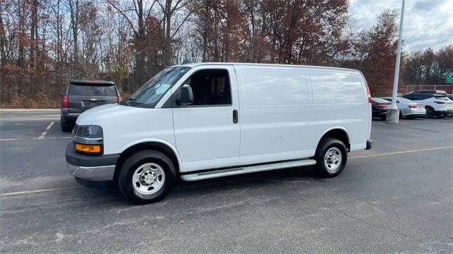 Used 2024 Chevrolet Express 2500 w/ Driver Convenience Package image 4