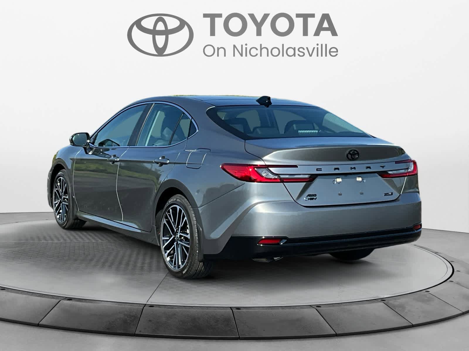 Used 2026 Toyota Camry XLE image 4