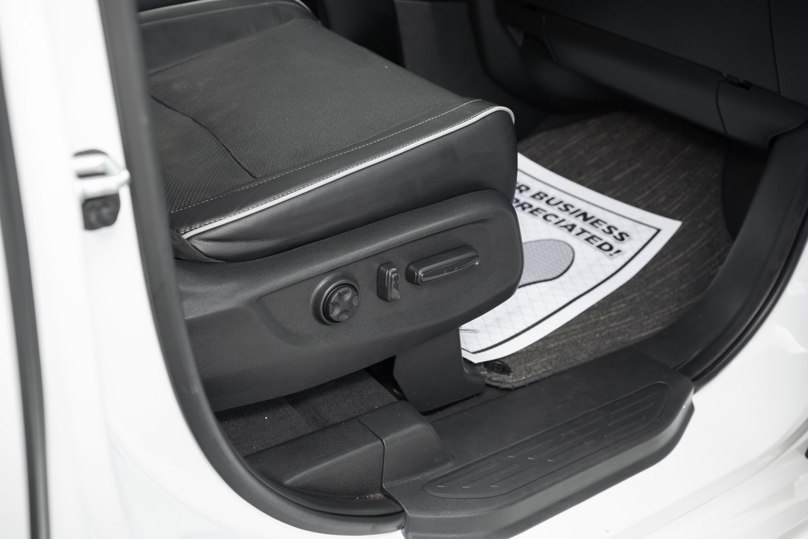 Used 2023 Honda Odyssey Elite image 98