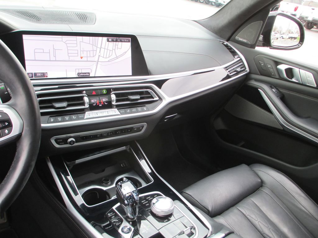 Used 2022 BMW X7 M50i w/ Dynamic Handling Package image 34