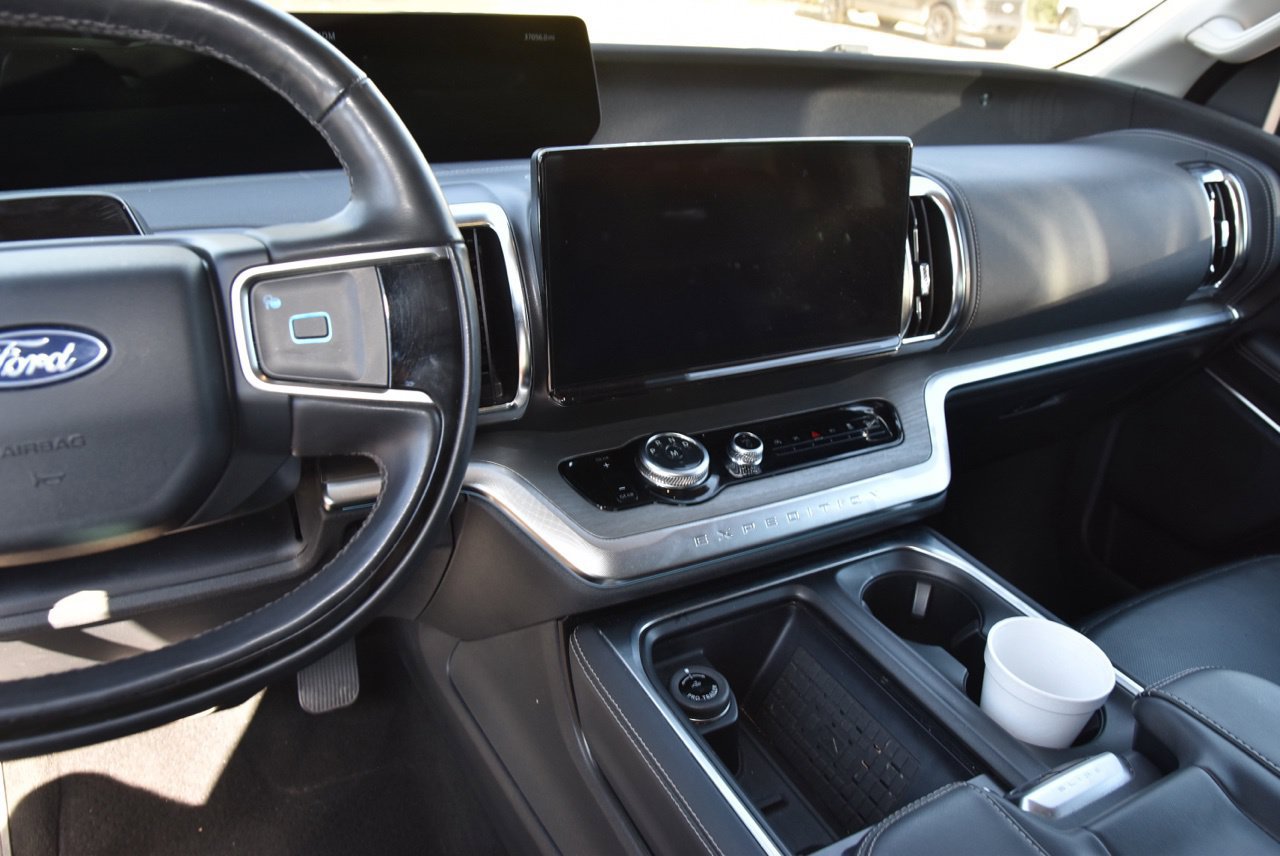 Used 2025 Ford Expedition Max Platinum AWD/4WD image 9