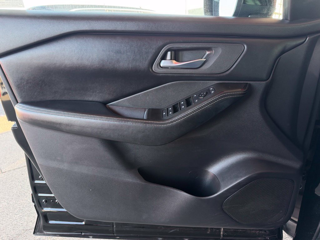 Certified 2025 Nissan Rogue SV AWD/4WD image 20