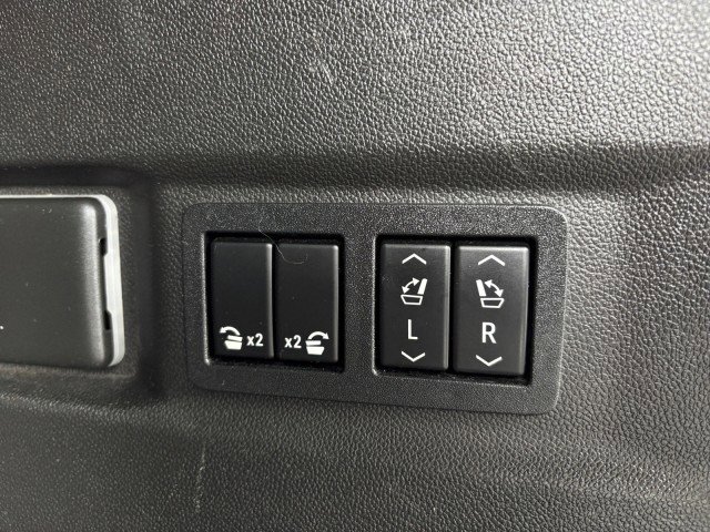Used 2021 Chevrolet Tahoe RST w/ Luxury Package AWD/4WD image 18