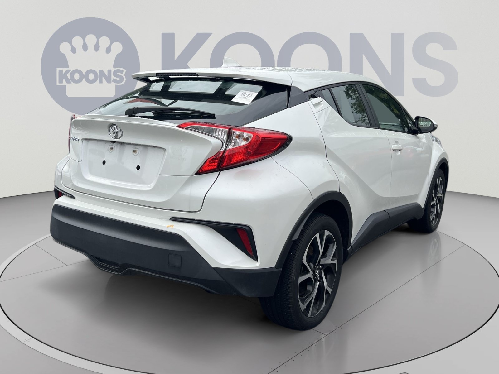 Used 2019 Toyota C-HR XLE FWD image 7