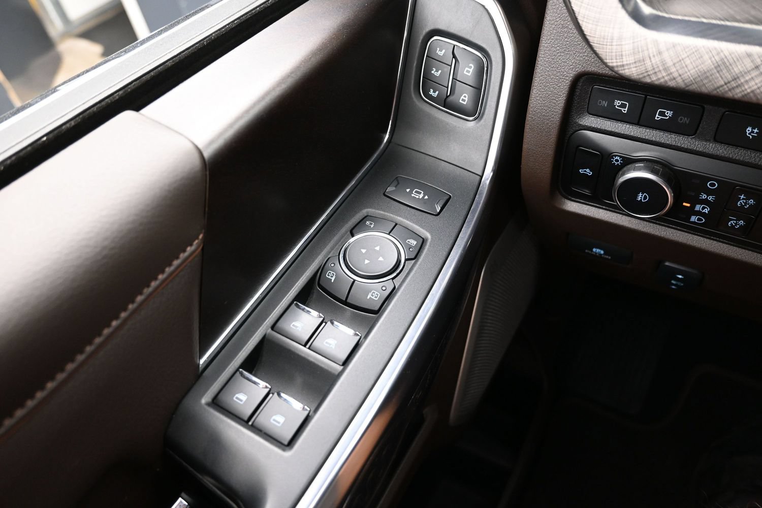 Used 2024 Ford F350 King Ranch AWD/4WD image 47