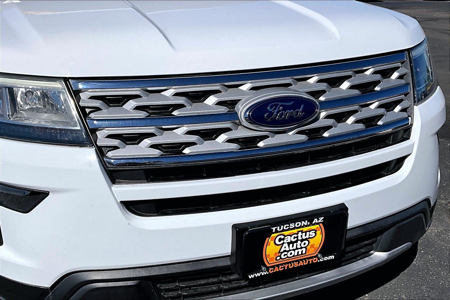 Used 2018 Ford Explorer XLT w/ Equipment Group 201A FWD image 29