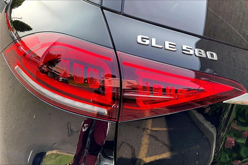 Certified 2021 Mercedes-Benz GLE 580 4MATIC image 32