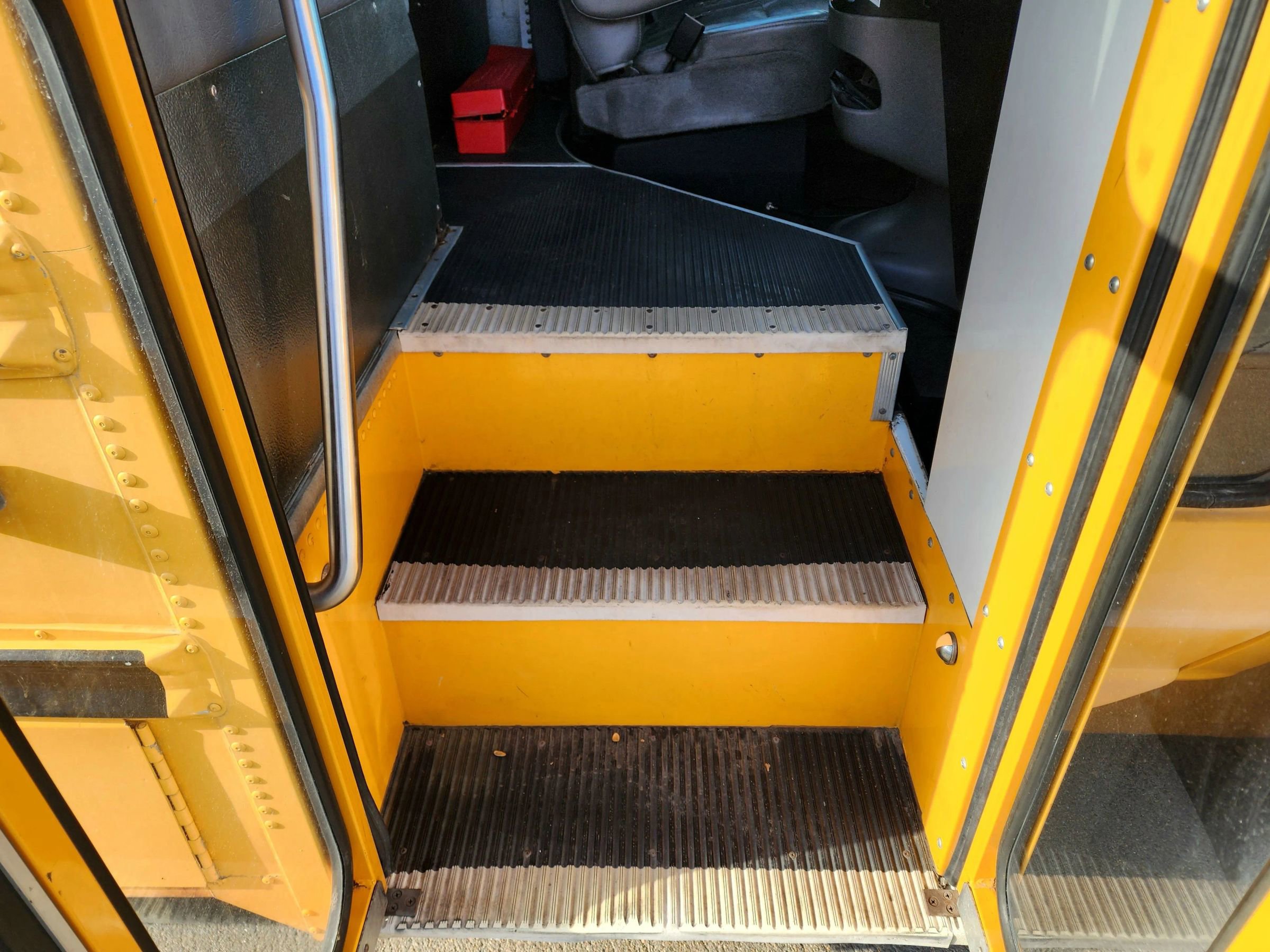 Used 2006 Ford E-450 and Econoline 450 E450 Cube Van 14'-18' image 10