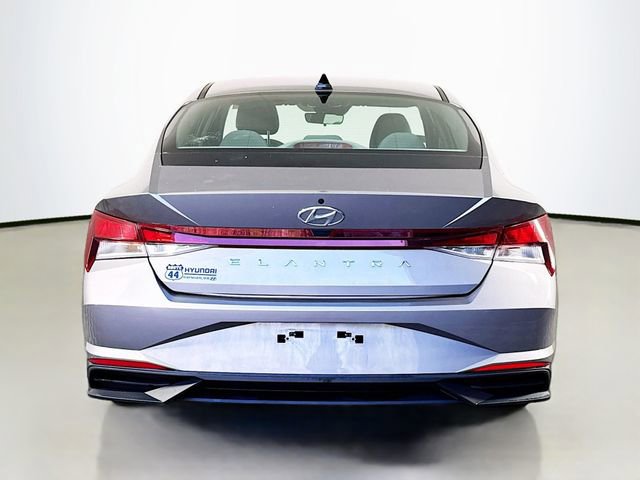 Used 2023 Hyundai Elantra SE image 5