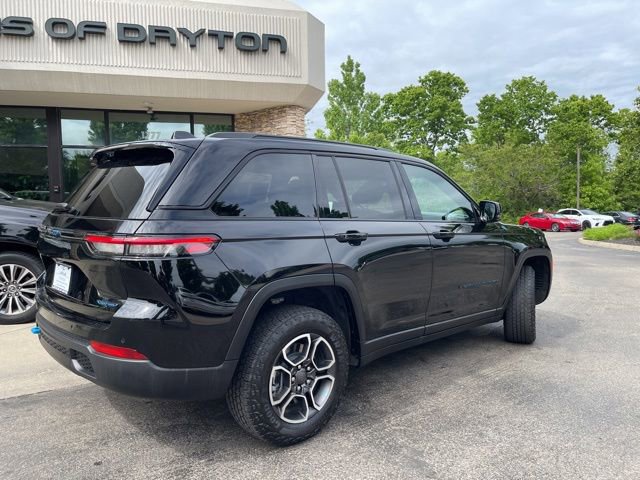 Used 2024 Jeep Grand Cherokee Trailhawk w/ Advanced Protech Group II AWD/4WD image 3
