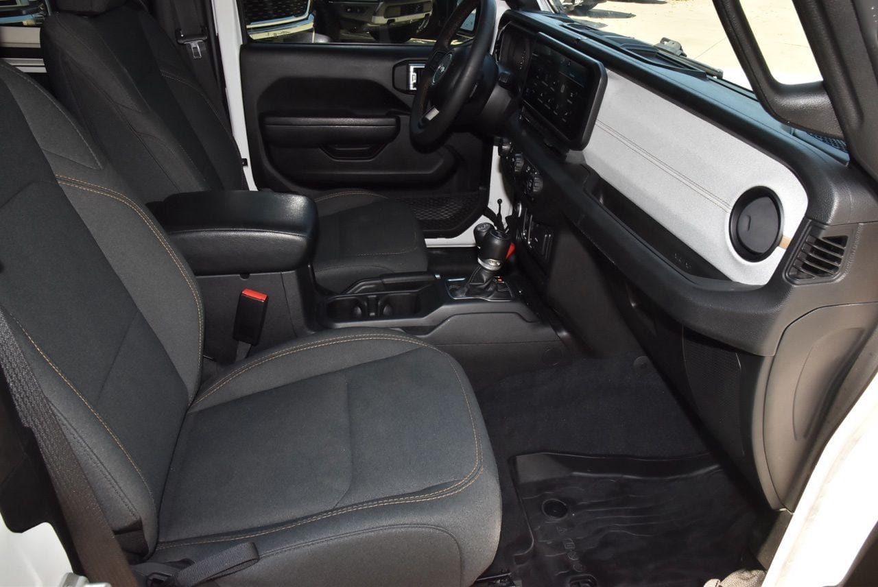 Used 2024 Jeep Wrangler Sport AWD/4WD image 18