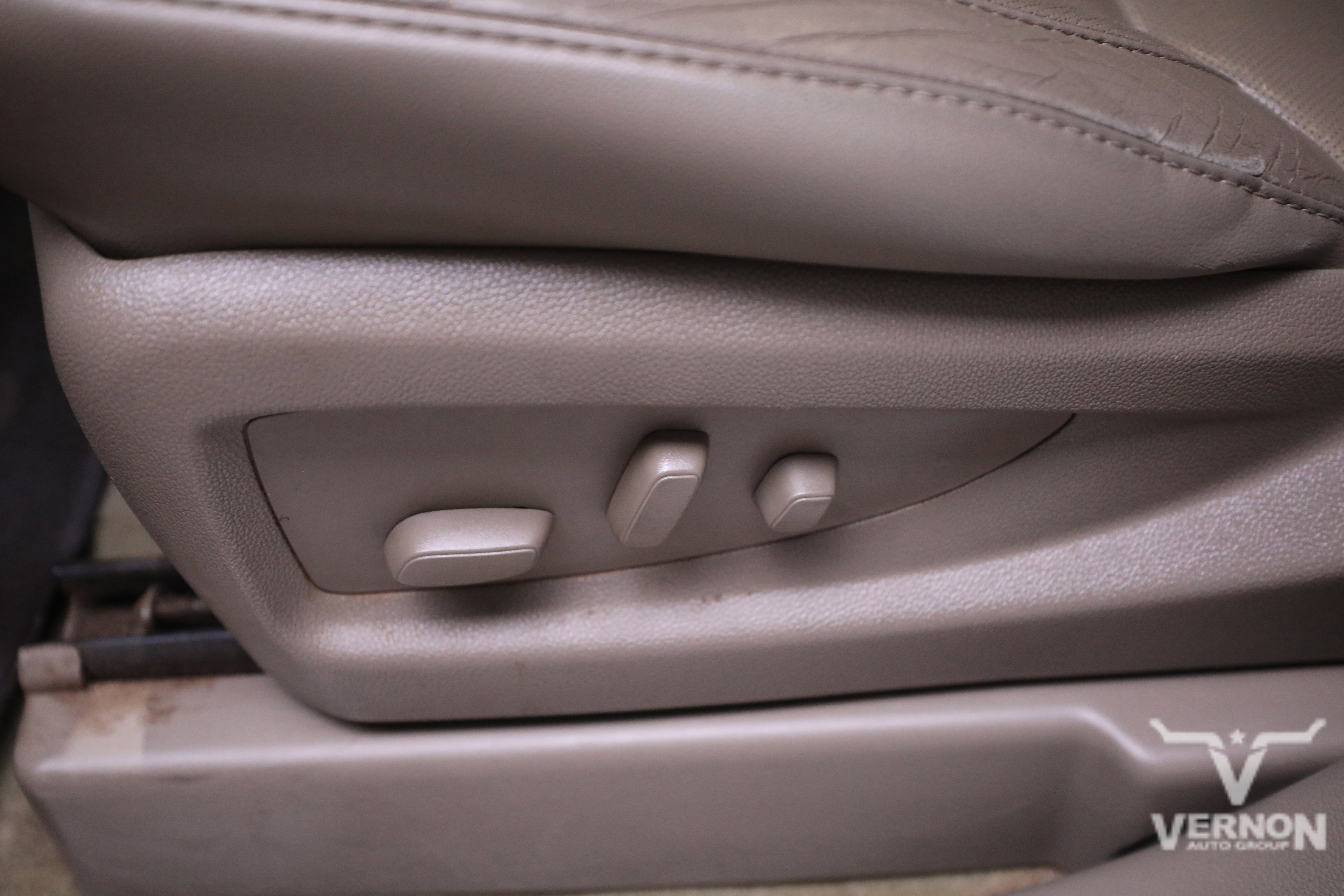 Used 2016 Chevrolet Suburban LTZ image 15