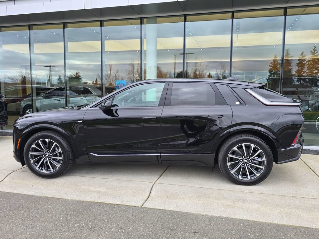 Used 2026 Cadillac Lyriq Premium Sport AWD/4WD image 2