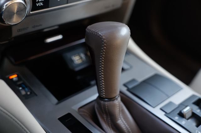 Used 2014 Lexus GX 460 w/ Premium Package image 40