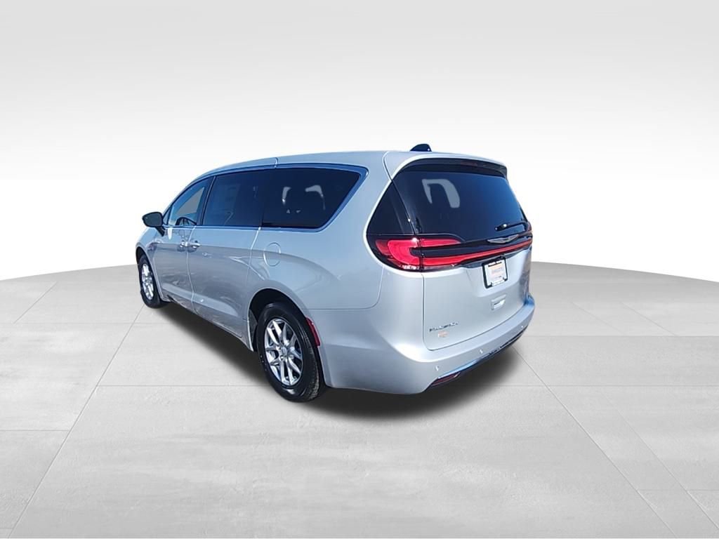 New 2026 Chrysler Pacifica Select image 25