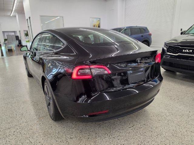Used 2022 Tesla Model 3 Standard Range RWD image 7