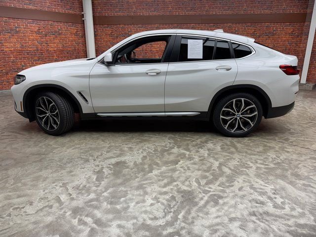 Certified 2023 BMW X4 xDrive30i w/ Premium Package image 2