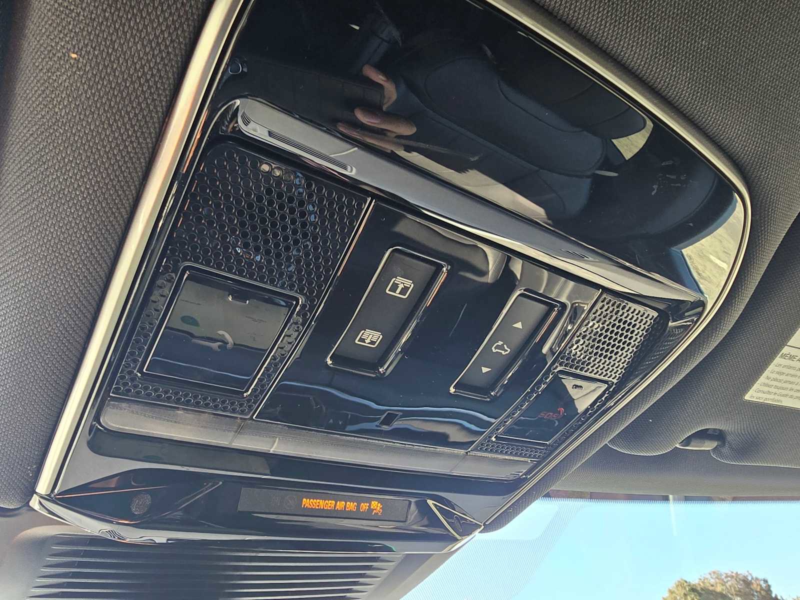 Used 2023 Land Rover Range Rover Sport SE Dynamic image 34