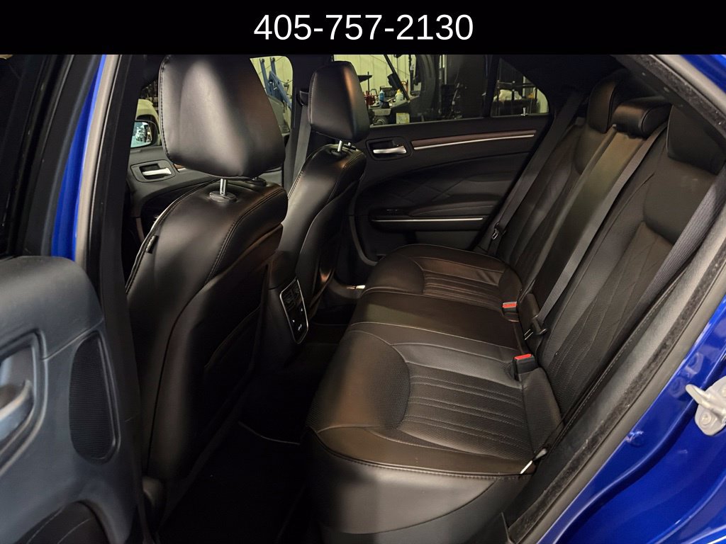 Used 2020 Chrysler 300 C w/ Sun, Sound & Nav Package RWD image 8
